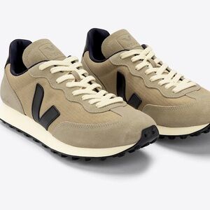 Veja Rio Branco Sneaker in Dune/Black sz 7  New